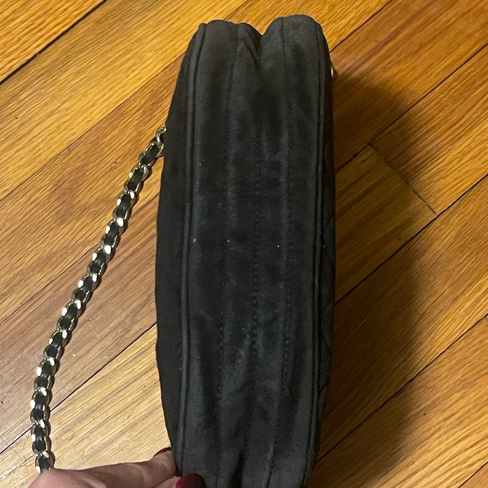 CHANEL Black Quilted Bag - Picture 5 of 14